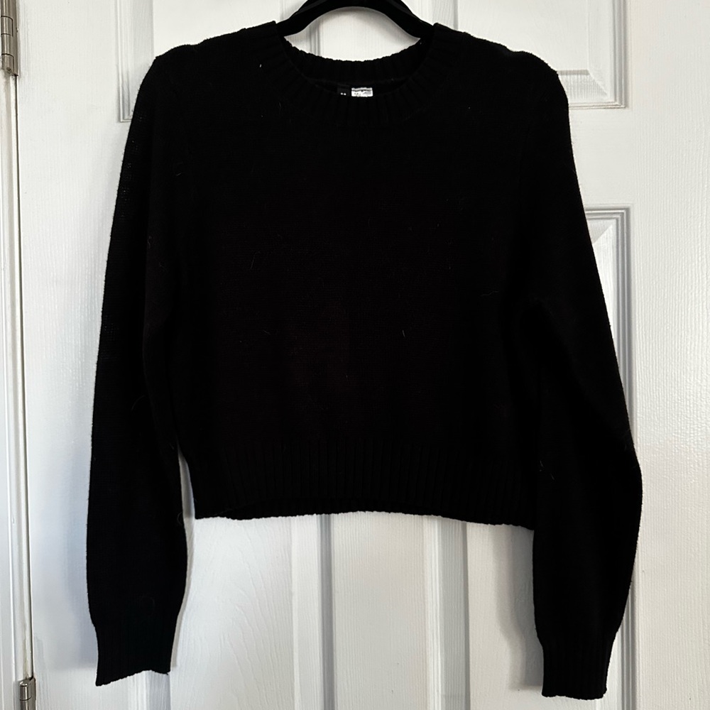 EUC Black Cropped Sweater